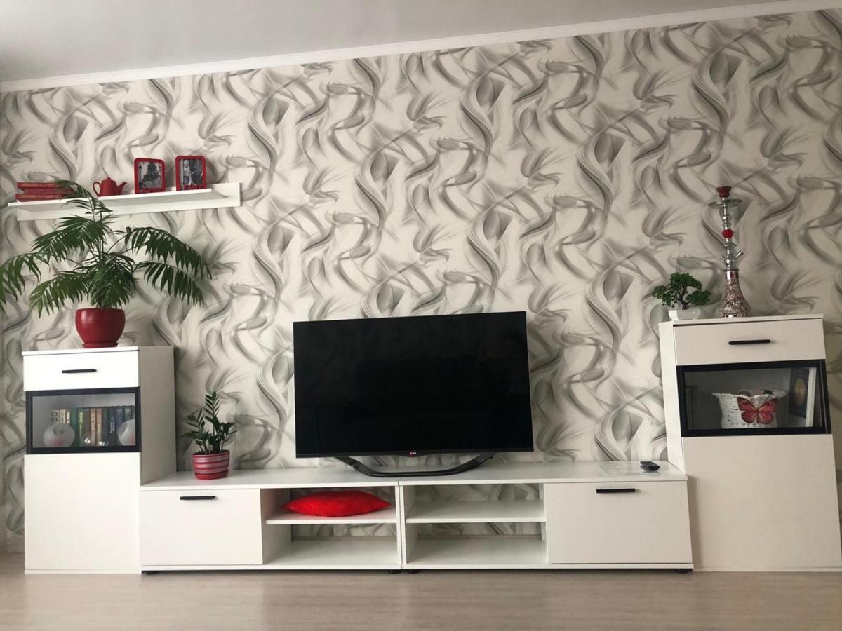Helena Apartments On Mira 61 Mogilev Luaran gambar